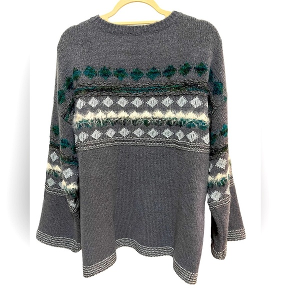 Time and Tru - grey crew neck long sweater - size L - Picture 3 of 3